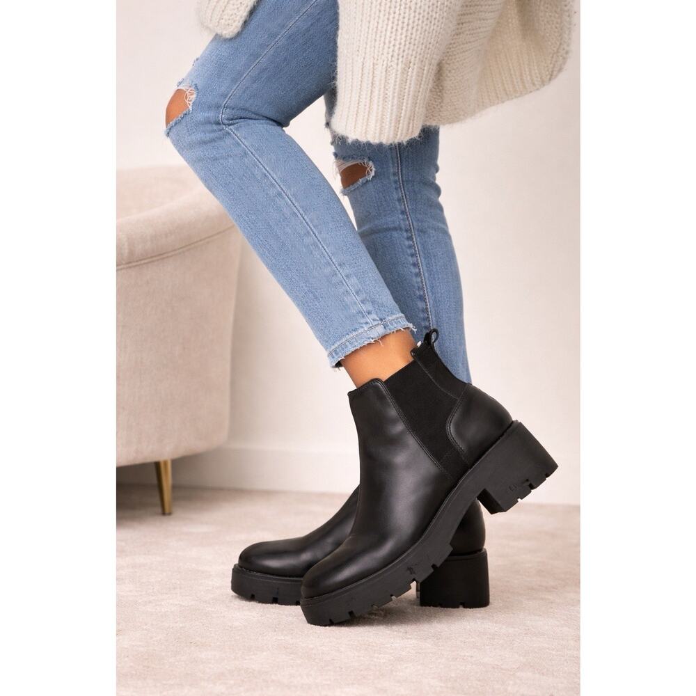 ALDO Black Chunky Chelsea Boots Size 10 | Platform Lug Sole Ankle Boot